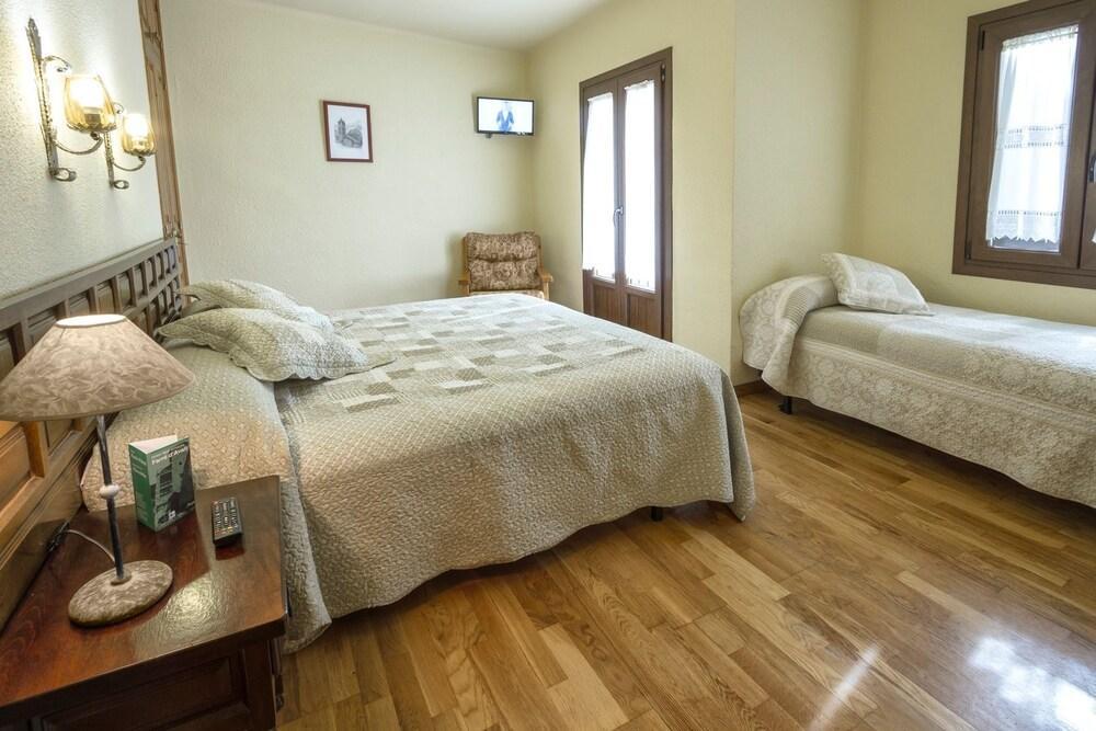 Hotel Farre D'Avall บารูเอรา ภายนอก รูปภาพ