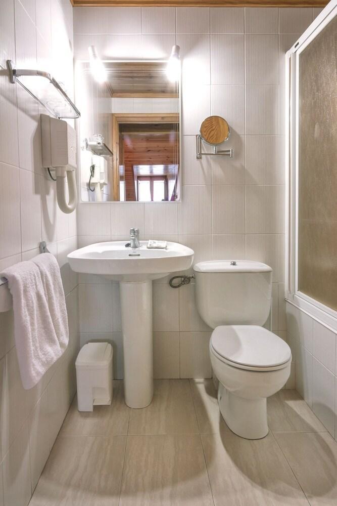 Hotel Farre D'Avall บารูเอรา ภายนอก รูปภาพ